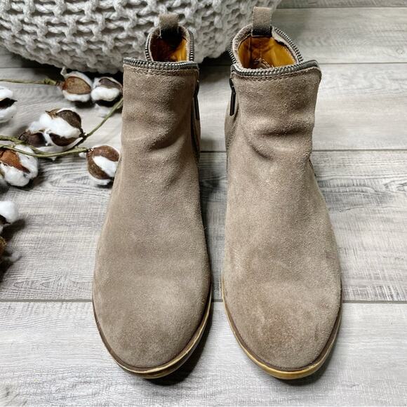 Lucky Brand Bartalino Suede Side Zip Ankle Booties Taupe Size 9M - Picture 2 of 8
